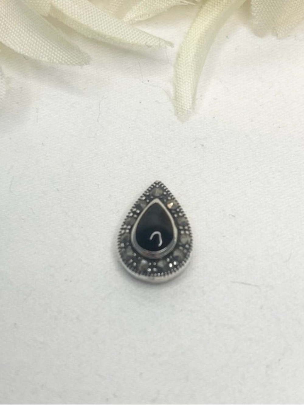 925 Sterling Silver Teardrop Marcasite and Onyx Pendant EUC